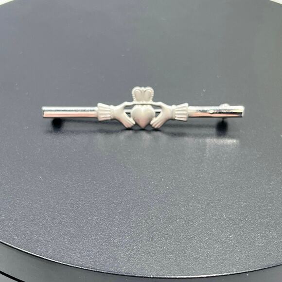 Sterling Silver Vintage AU Maker Irish Heart Hand Crown Claddagh Bar Brooch - Picture 1 of 7